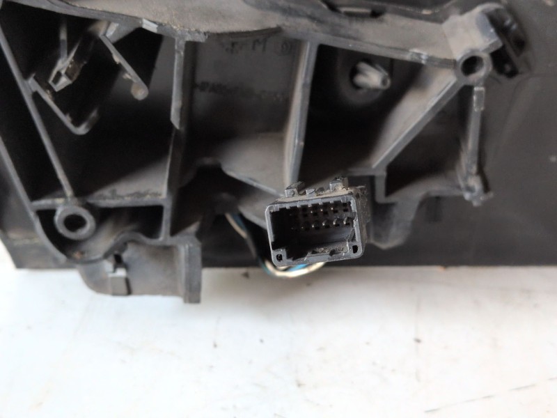 Recambio de retrovisor izquierdo para renault megane iii sport tourer f9q872 referencia OEM IAM   