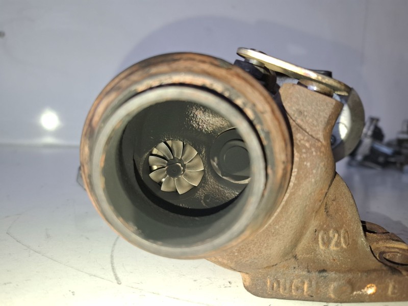 Recambio de turbocompresor para peugeot 208 (p2) yh01 referencia OEM IAM 9813245480  