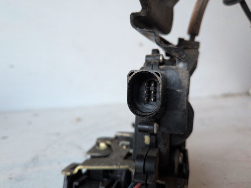 Recambio de cerradura puerta trasera derecha para seat leon (1m1) ajq referencia OEM IAM   
