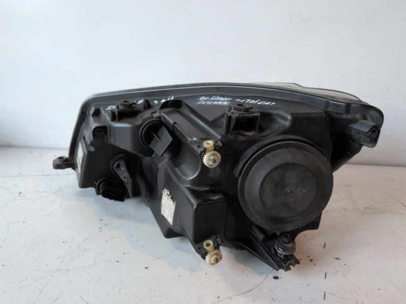 Recambio de faro derecho para volkswagen caddy (2c)(08.2010) caye referencia OEM IAM 2K5941006A  