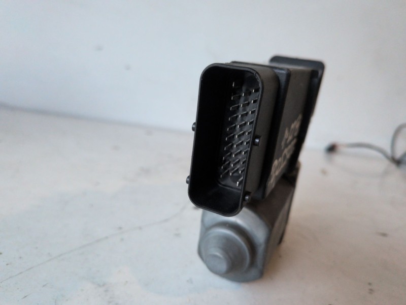 Recambio de motor elevalunas trasero izquierdo para seat leon (1m1) ajq referencia OEM IAM   