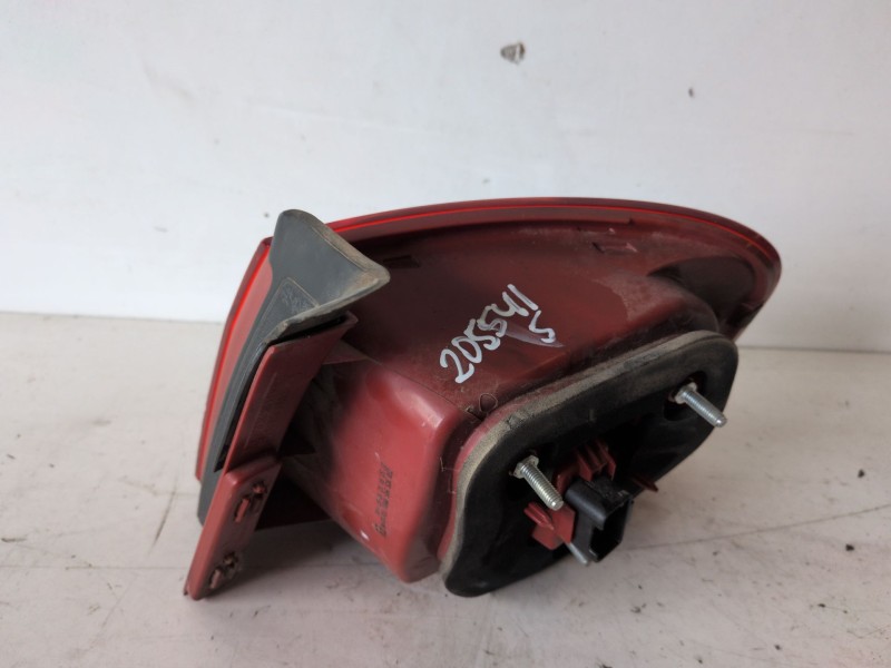Recambio de piloto trasero izquierdo para volkswagen passat variant (3c5) bkp referencia OEM IAM 3C5945095C  