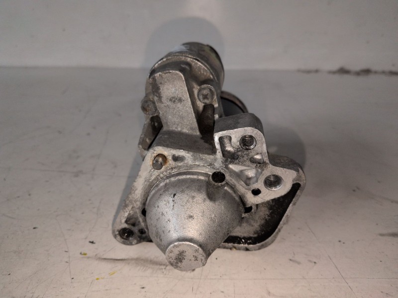 Recambio de motor arranque para renault clio iii k9k768 referencia OEM IAM M000T87881  