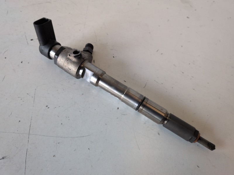 Recambio de inyector para volkswagen caddy (2c)(08.2010) caye referencia OEM IAM 03L130277B  