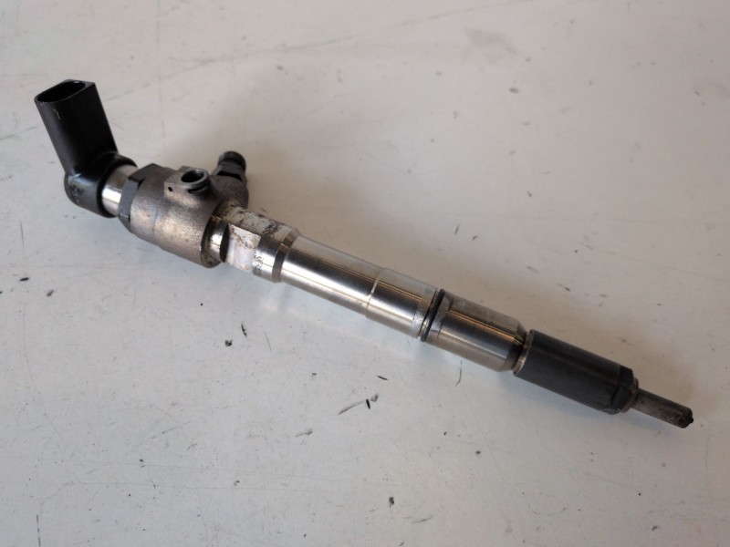 Recambio de inyector para volkswagen caddy (2c)(08.2010) caye referencia OEM IAM 03L130277B  