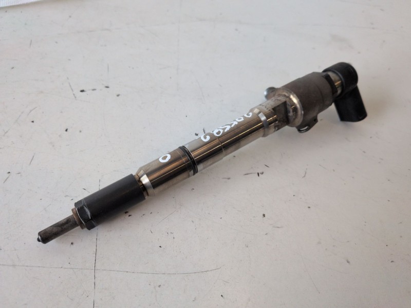 Recambio de inyector para volkswagen caddy (2c)(08.2010) caye referencia OEM IAM 03L130277B  
