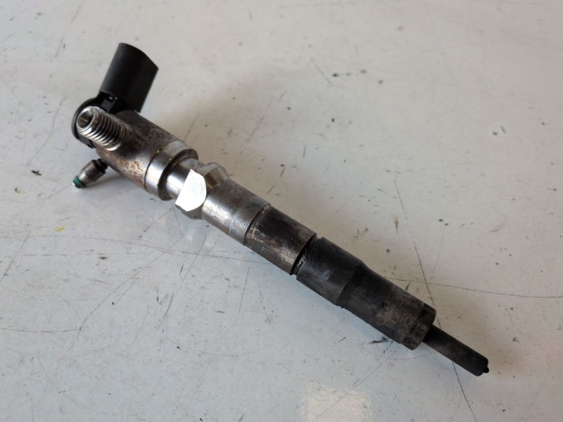 Recambio de inyector para ford transit/tourneo custom combi (ttf) ymf6 referencia OEM IAM GK2Q9K546AC  