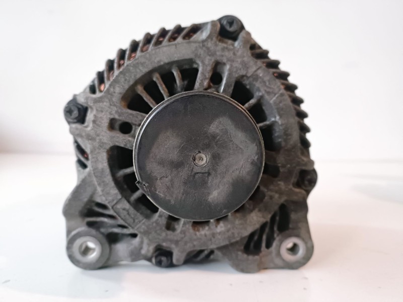 Recambio de alternador para renault scenic iii (jz) k9k837 referencia OEM IAM 231002543R  