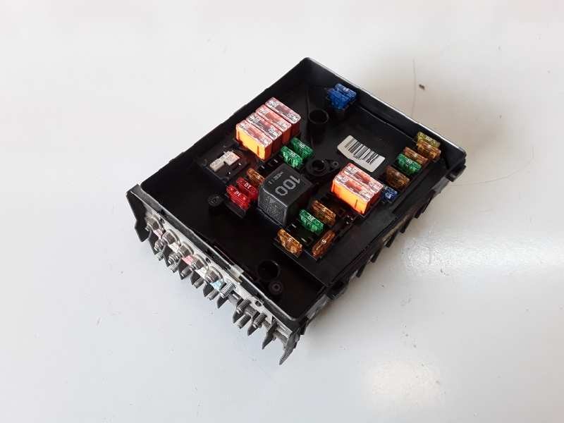 Recambio de caja reles / fusibles para audi a3 (8p1) bkd referencia OEM IAM 1K0937125  