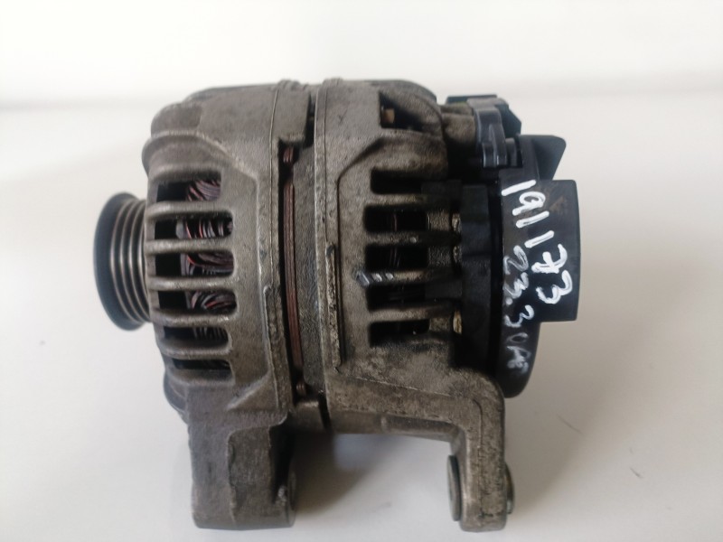 Recambio de alternador para opel corsa c z10xe referencia OEM IAM 0124415023  