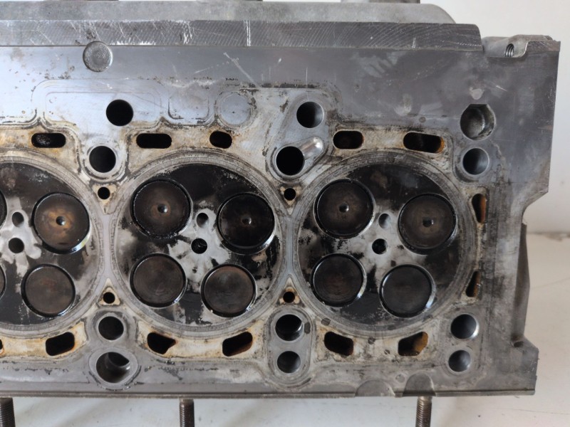 Recambio de culata para volkswagen caddy (2c)(08.2010) caye referencia OEM IAM 03L103373A  