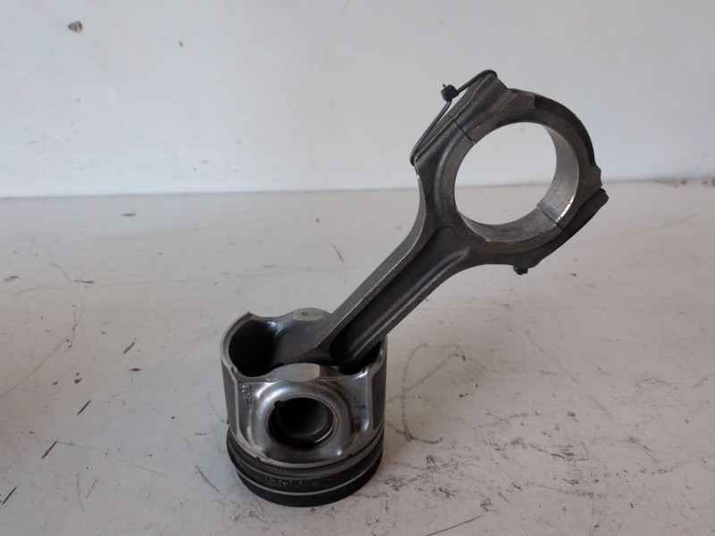 Recambio de piston para ford transit/tourneo custom combi (ttf) ymf6 referencia OEM IAM   