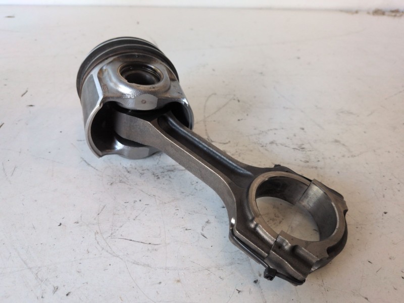 Recambio de piston para ford transit/tourneo custom combi (ttf) ymf6 referencia OEM IAM   