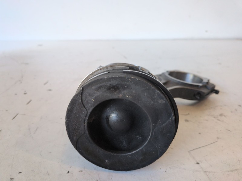 Recambio de piston para ford transit/tourneo custom combi (ttf) ymf6 referencia OEM IAM   