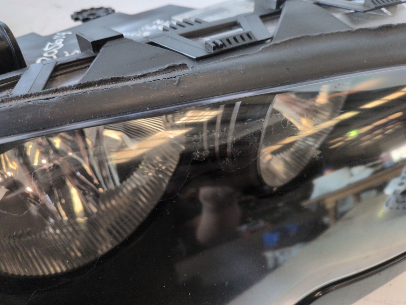 Recambio de faro derecho para bmw serie 3 berlina (e46) 204d4 referencia OEM IAM 63126910956  