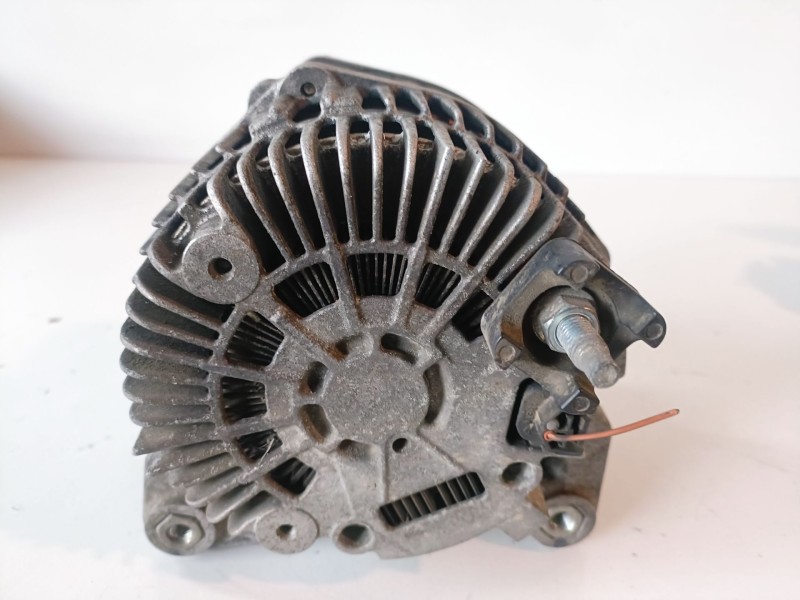 Recambio de alternador para renault scenic iii (jz) k9k837 referencia OEM IAM 231002543R  