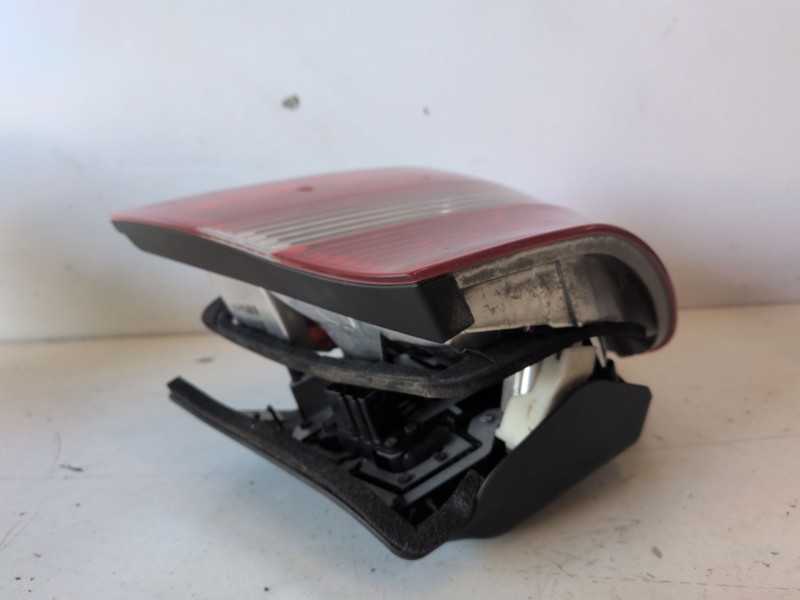 Recambio de piloto trasero izquierdo para bmw serie 3 berlina (e46) 204d4 referencia OEM IAM 6910531  