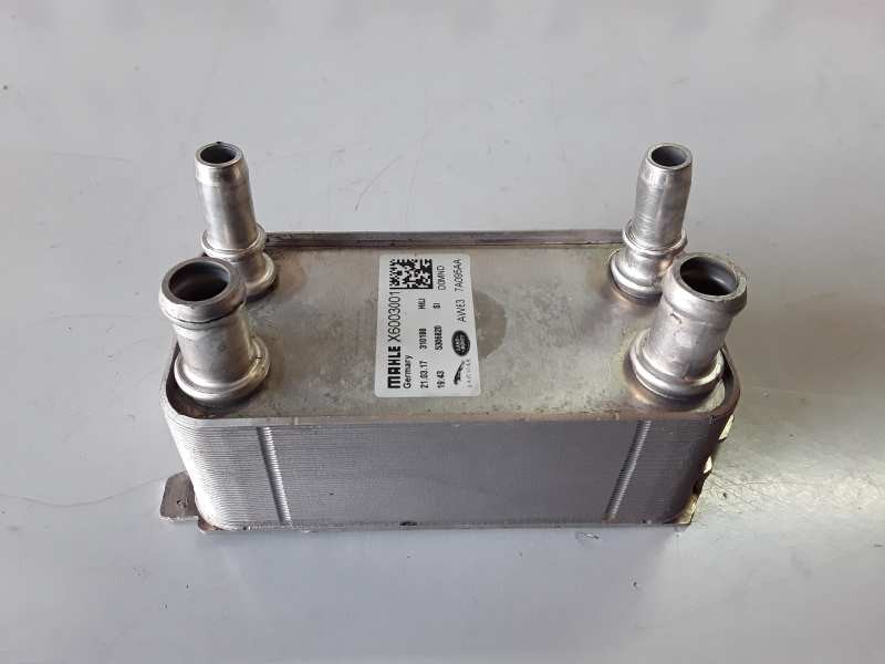 Recambio de enfriador aceite motor para jaguar f-pace 204dtd referencia OEM IAM X6003001/310188/5306820/AW837A095AA  