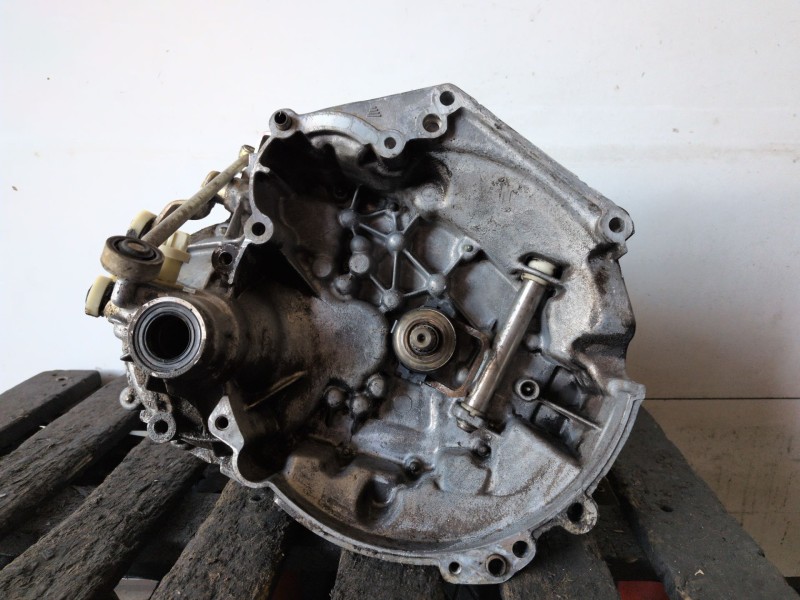 Recambio de caja cambios para peugeot 206 kfw referencia OEM IAM 20CF09  