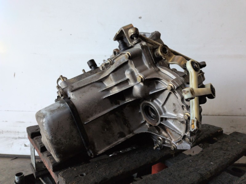 Recambio de caja cambios para peugeot 206 kfw referencia OEM IAM 20CF09  