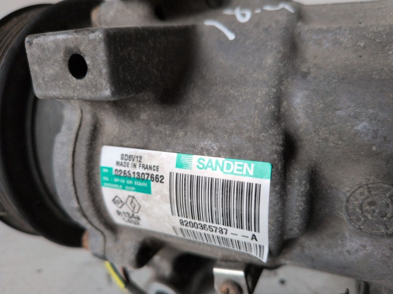 Recambio de compresor aire acondicionado para renault clio iii k9k768 referencia OEM IAM 8200365787A  