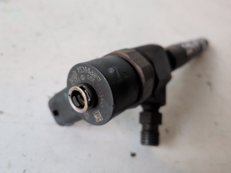 Recambio de inyector para fiat ii bravo (198) 198a3000 referencia OEM IAM 0445110300  