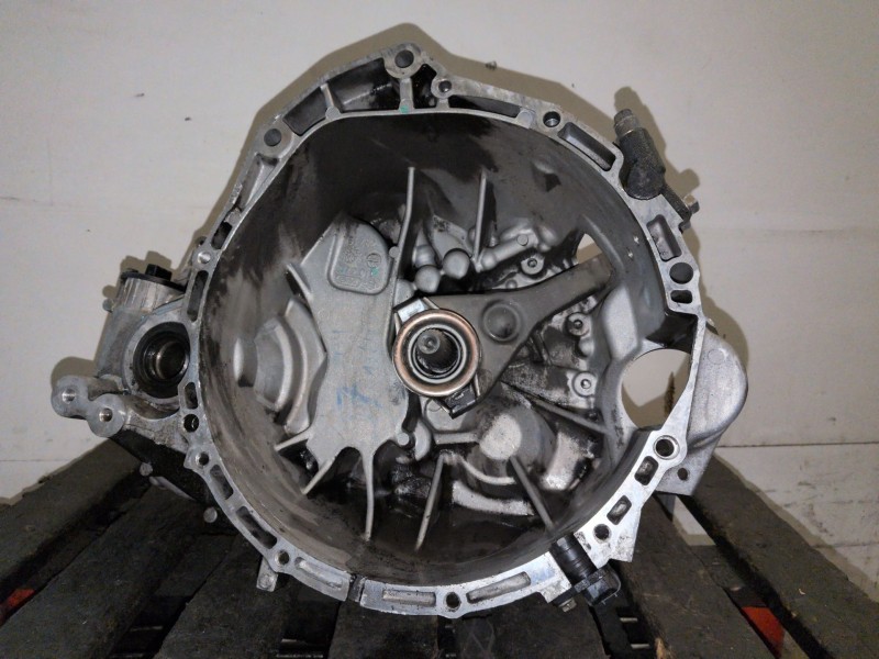 Recambio de caja cambios para nissan primera berlina (p12) yd22 referencia OEM IAM   