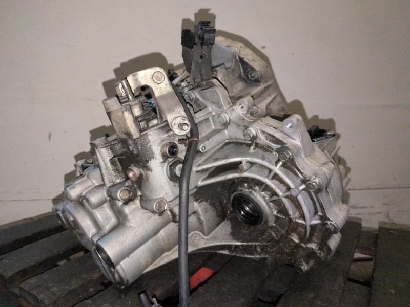 Recambio de caja cambios para nissan primera berlina (p12) yd22 referencia OEM IAM   