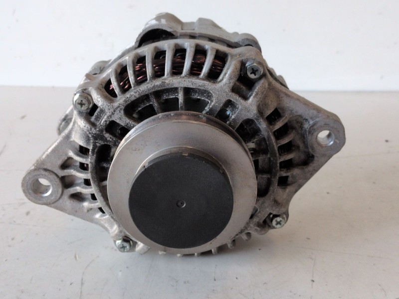 Recambio de alternador para nissan primera berlina (p12) yd22 referencia OEM IAM A3TA6581  