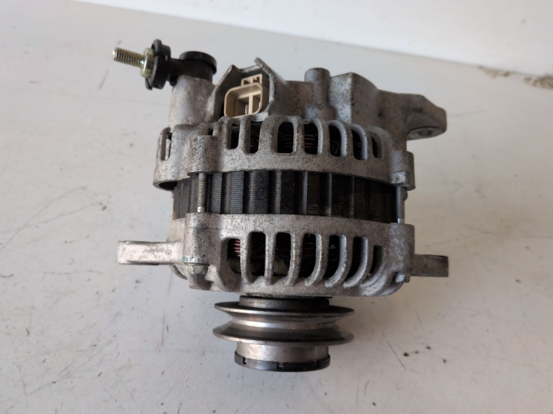 Recambio de alternador para nissan primera berlina (p12) yd22 referencia OEM IAM A3TA6581  