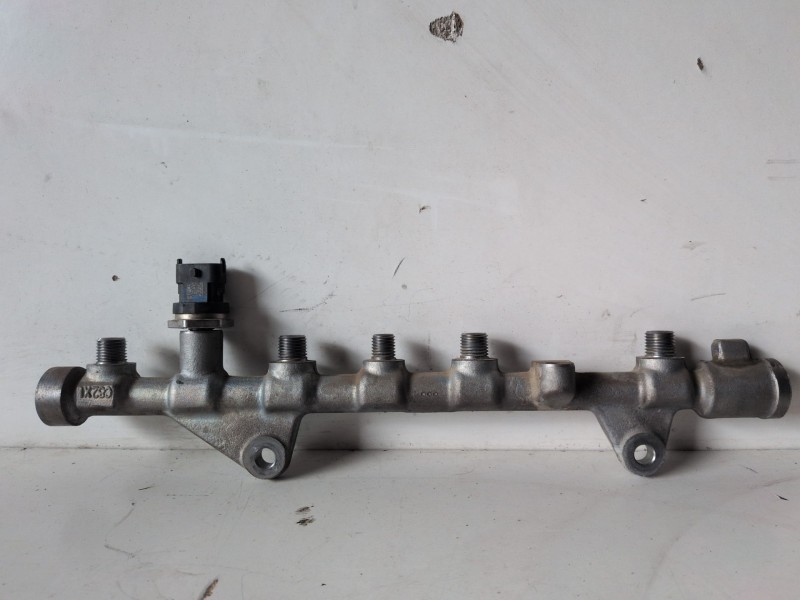 Recambio de rampa inyectora para suzuki grand vitara (jb/jt) f9q referencia OEM IAM 0445214158  
