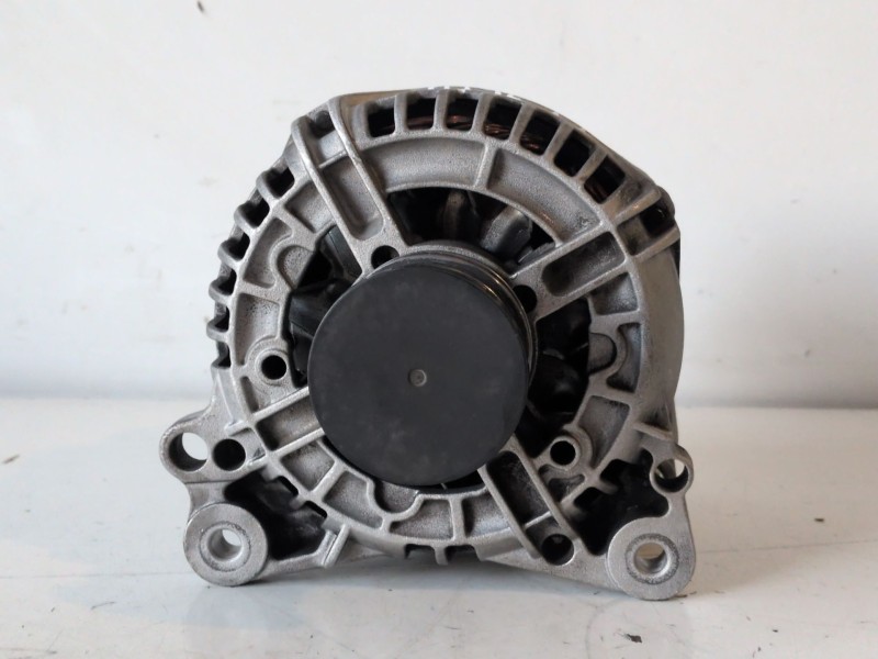 Recambio de alternador para audi a4 avant (8k5) caga referencia OEM IAM 0986081340  
