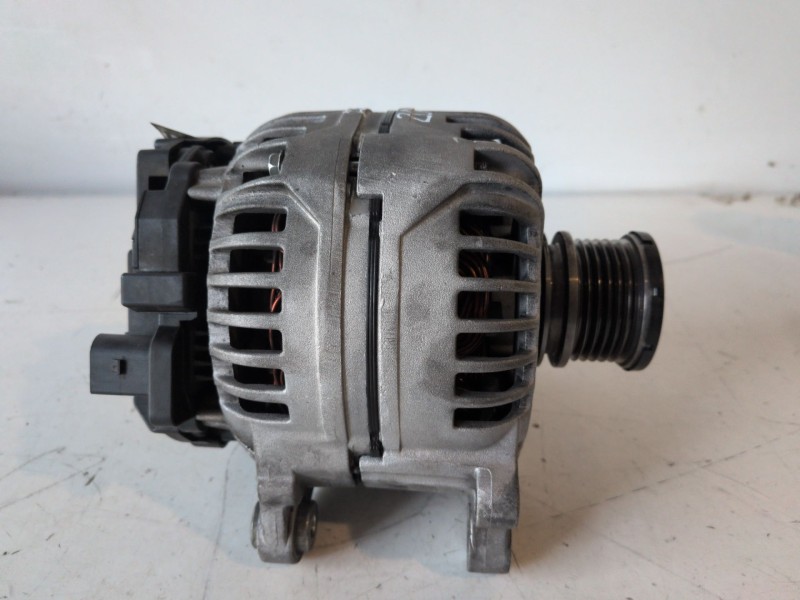 Recambio de alternador para audi a4 avant (8k5) caga referencia OEM IAM 0986081340  
