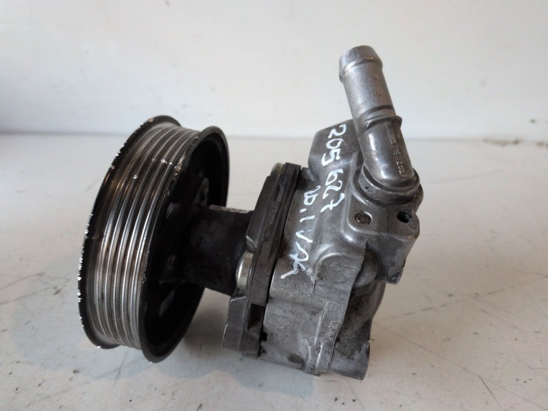 Recambio de bomba direccion para audi a4 avant (8k5) caga referencia OEM IAM 8K0145154B  