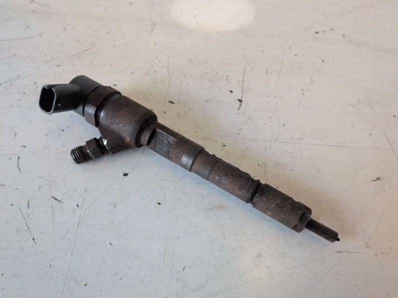 Recambio de inyector para opel corsa d a13dtc referencia OEM IAM 0445110326  