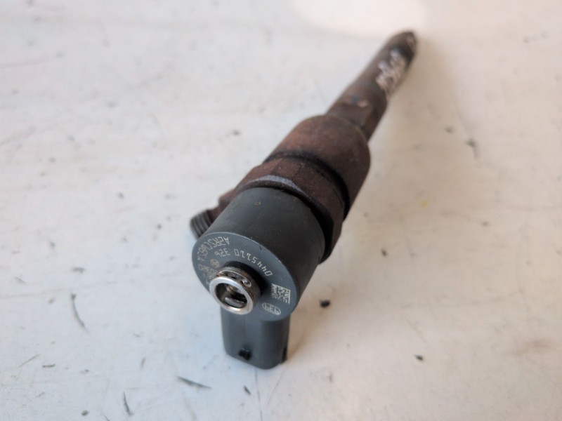 Recambio de inyector para opel corsa d a13dtc referencia OEM IAM 0445110326  