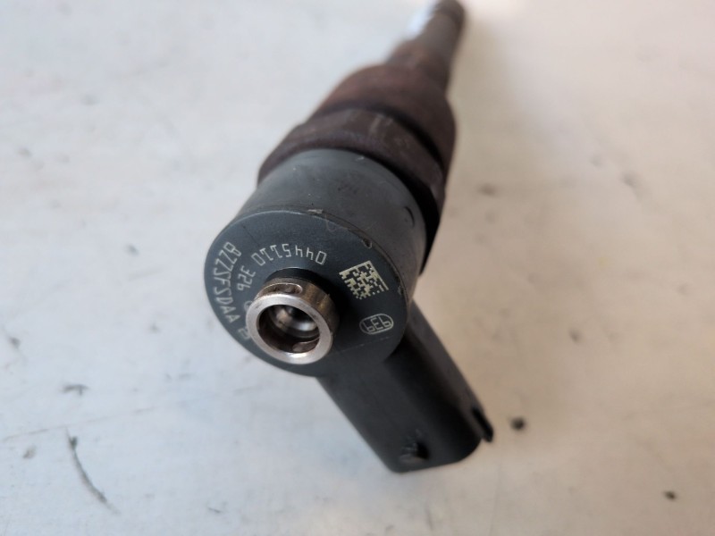 Recambio de inyector para opel corsa d a13dtc referencia OEM IAM 0445110326  