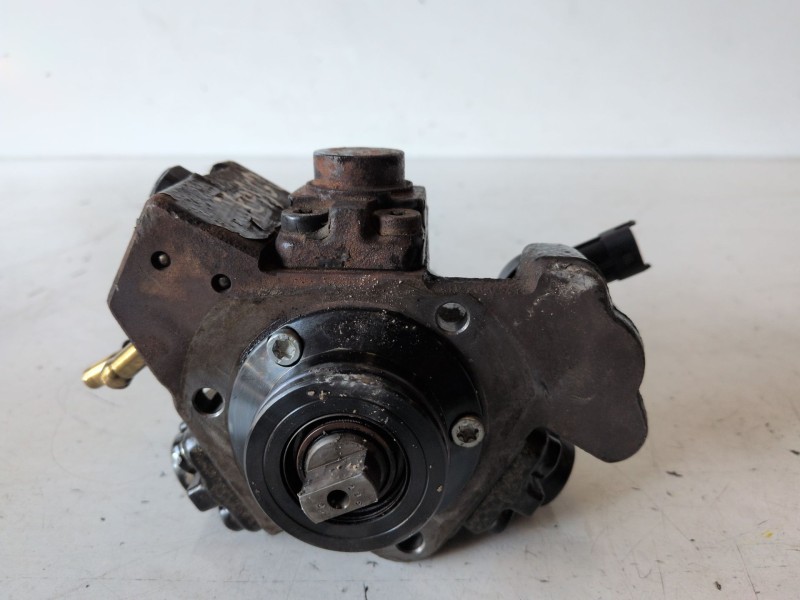 Recambio de bomba inyeccion para opel corsa d a13dtc referencia OEM IAM 0445010204  