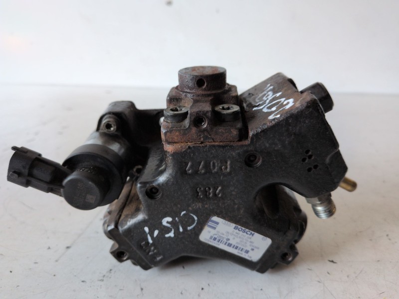 Recambio de bomba inyeccion para opel corsa d a13dtc referencia OEM IAM 0445010204  