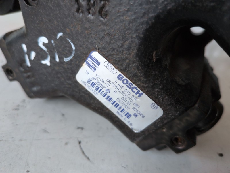 Recambio de bomba inyeccion para opel corsa d a13dtc referencia OEM IAM 0445010204  