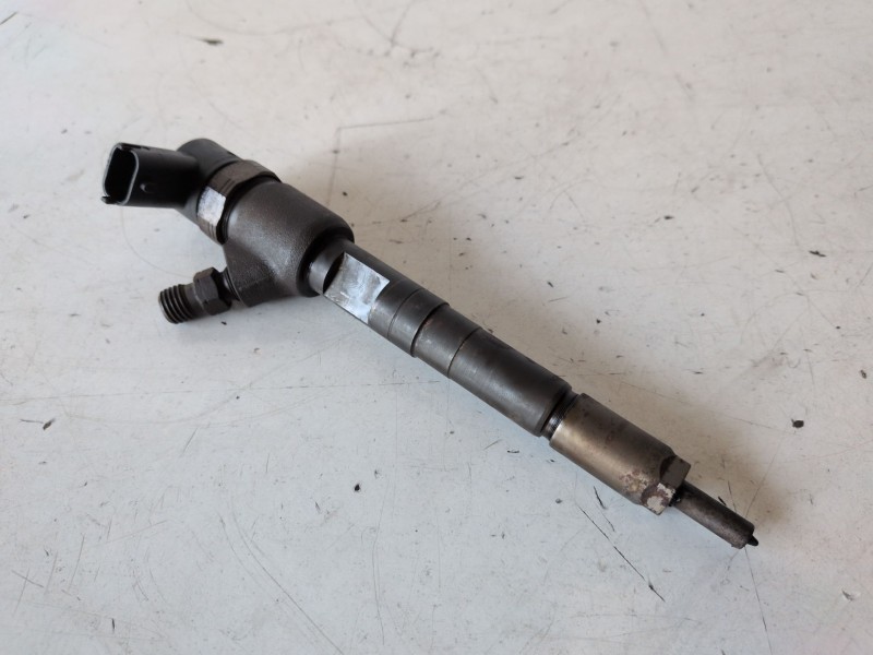Recambio de inyector para opel corsa d a13dtc referencia OEM IAM 0445110326  