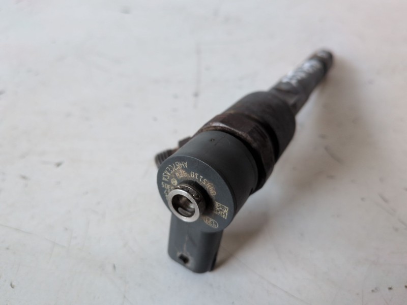Recambio de inyector para opel corsa d a13dtc referencia OEM IAM 0445110326  