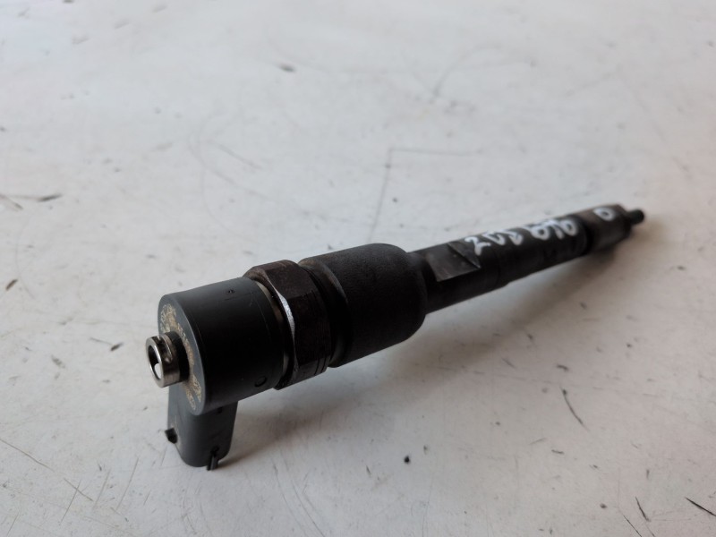 Recambio de inyector para opel corsa d a13dtc referencia OEM IAM 0445110326  