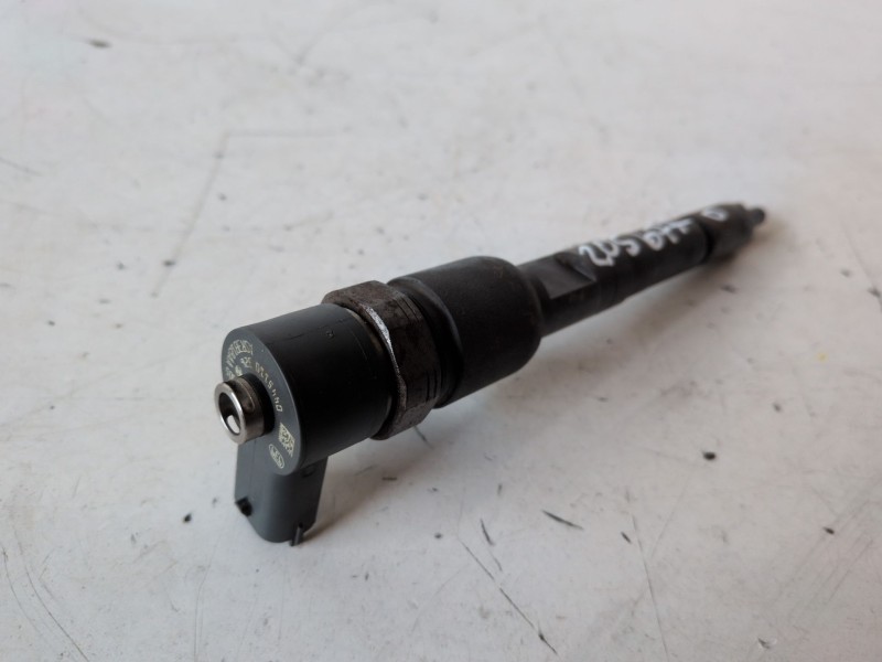 Recambio de inyector para opel corsa d a13dtc referencia OEM IAM 0445110326  