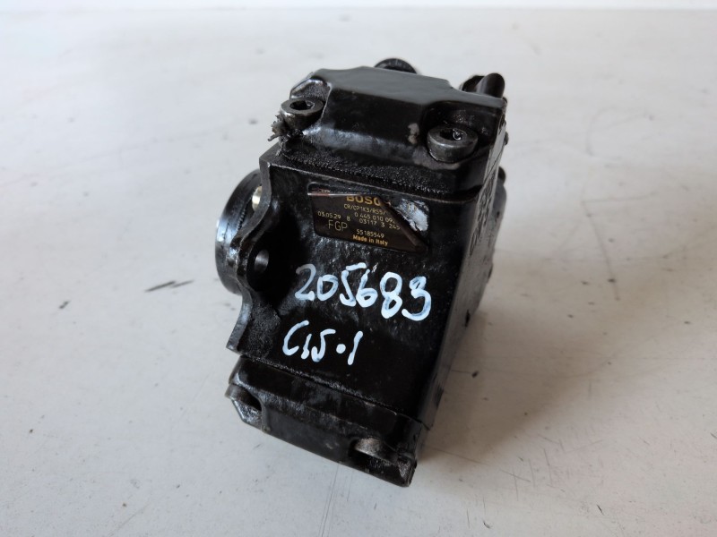Recambio de bomba inyeccion para opel corsa c z13dt referencia OEM IAM 0445010092  