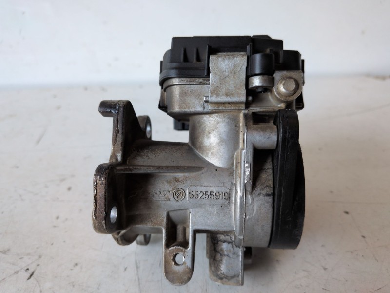 Recambio de caja mariposa para opel combo d 263a2000 referencia OEM IAM 55255919  