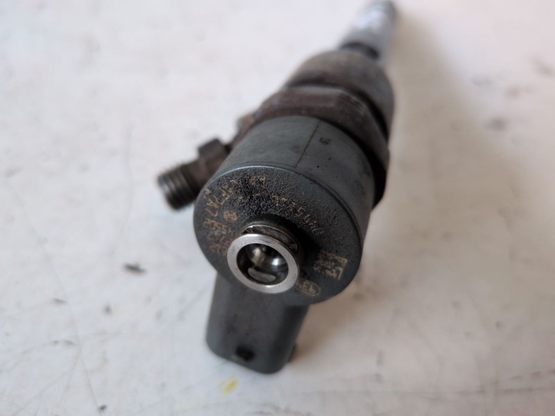 Recambio de inyector para opel combo d 263a2000 referencia OEM IAM 0445110351  
