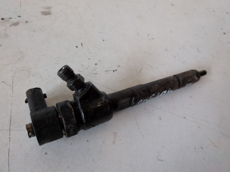 Recambio de inyector para opel combo d 263a2000 referencia OEM IAM 0445110351  