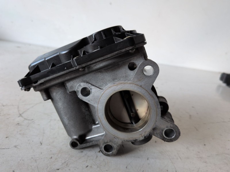 Recambio de caja mariposa para renault megane iii berlina 5p h5f400 referencia OEM IAM 161204451RC  