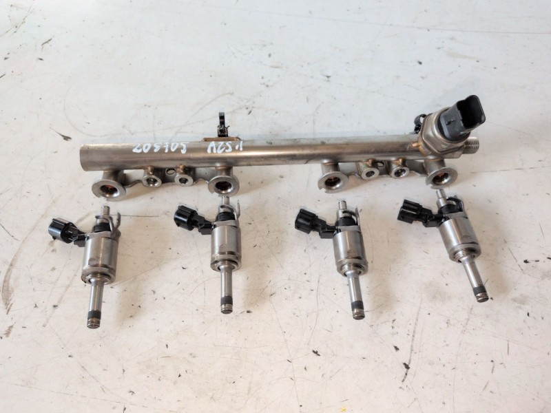 Recambio de rampa inyectora para renault megane iii berlina 5p h5f400 referencia OEM IAM 175204385R  